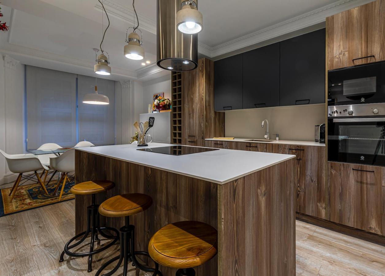 110 M2 Central Apartment In Abando Close To Guggenheim With Parking Bilbao Ngoại thất bức ảnh