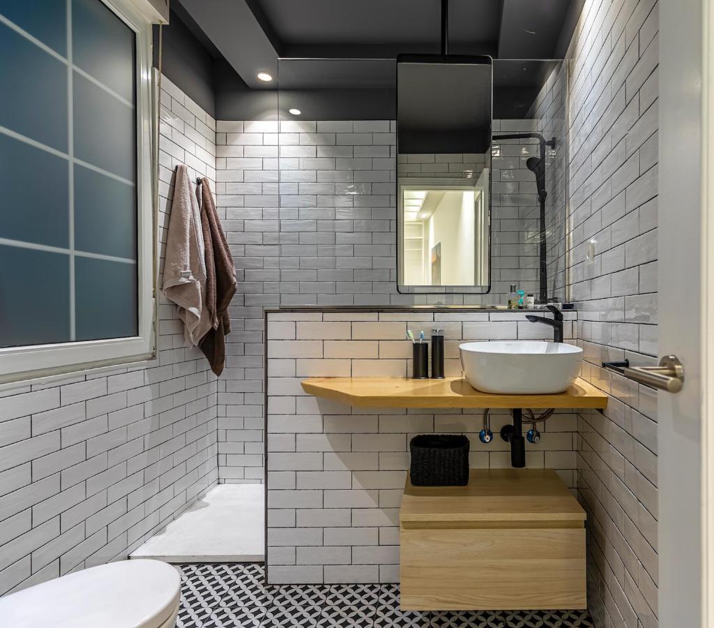 110 M2 Central Apartment In Abando Close To Guggenheim With Parking Bilbao Ngoại thất bức ảnh