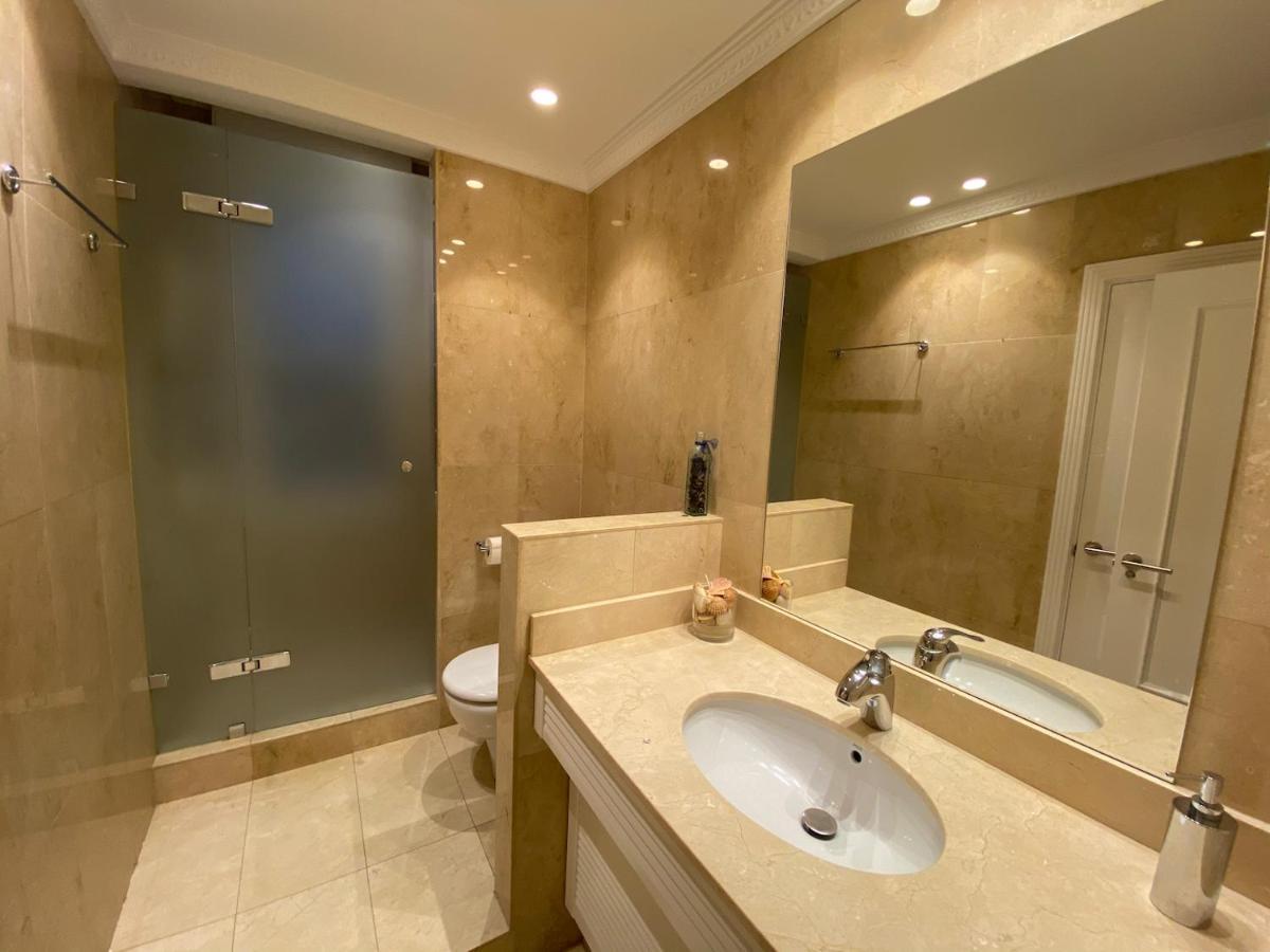 110 M2 Central Apartment In Abando Close To Guggenheim With Parking Bilbao Ngoại thất bức ảnh